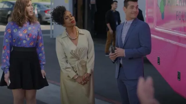 Robe Midi Theory Twist en lime pâle portée par Patricia (Jenifer Lewis) comme on le voit dans I Love That for You (S01E04)