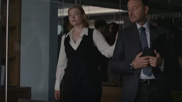 Max Mara Navy Matilde Pantalones usados por Shiv Roy (Sarah Snook) como se ve en Succession (S04E05)