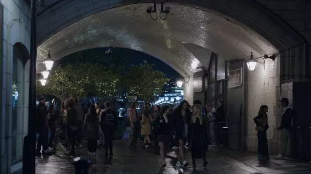 The Vault 1894 cocktail bar in Shad Thames in London visited by Cole Turner (Chris Evans) in Ghosted movie