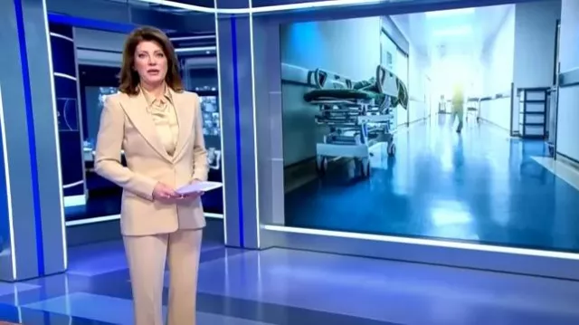 Michael Kors Hansen Button-Front Shirt worn by Norah O'Donnell as seen in CBS Evening News on April 24, 2023