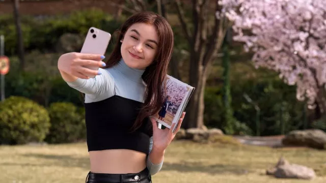 Black crop top worn by Kitty (Anna Cathcart) as seen in XO, Kitty TV series (Season 1)