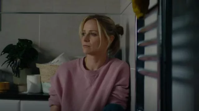 Vuori Sedona Logo-Patch Cotton-Blend Sweatshirt worn by Dr. Lucinda Edwards (Niamh Algar) as seen in Malpractice (S01E01)