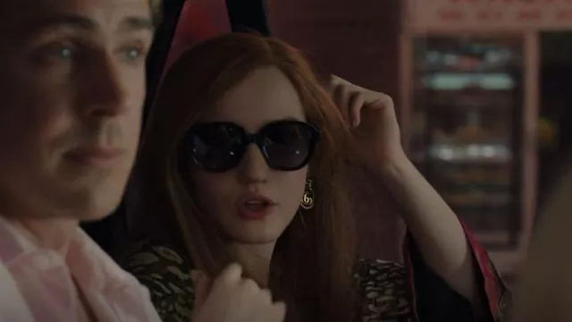 Gucci Li­on Head Dou­ble-G Clip-On Ear­rings worn by Anna Delvey (Julia Garner) as seen in Inventing Anna (S01E06)