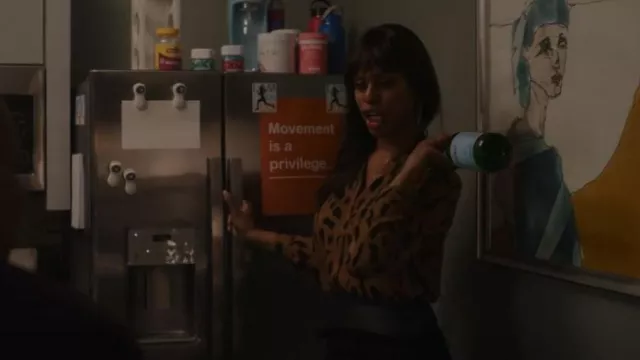 L'agence Leop­ard An­i­mal Print Blouse worn by Kacy Duke (Laverne Cox) as seen in Inventing Anna (S01E06)