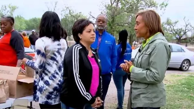 J. Crew Lightweight Utility Jacket worn by Robin Roberts as seen in Good Morning America on April 26, 2023
