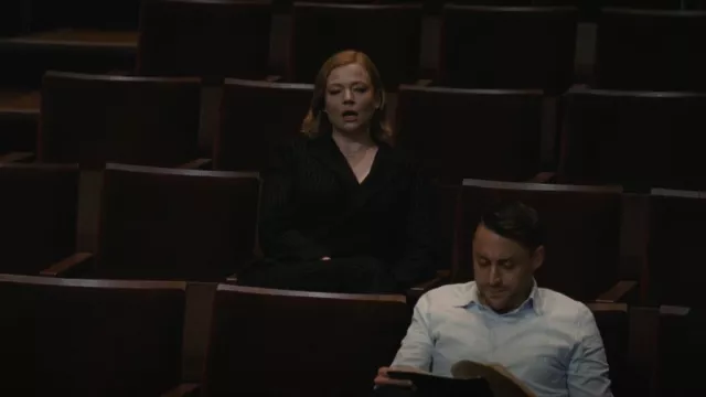 Ralph Lauren Collection Anders Pinstripe Wool Twill Jumpsuit usado por Shiv Roy (Sarah Snook) como se ve en Succession (S04E06)