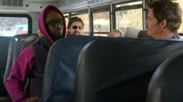 Carhartt WIP Lo­go Patch Zipped Vest worn by Lonnie Coleman (Ishmel Sahid) as seen in Jury Duty (S01E04)