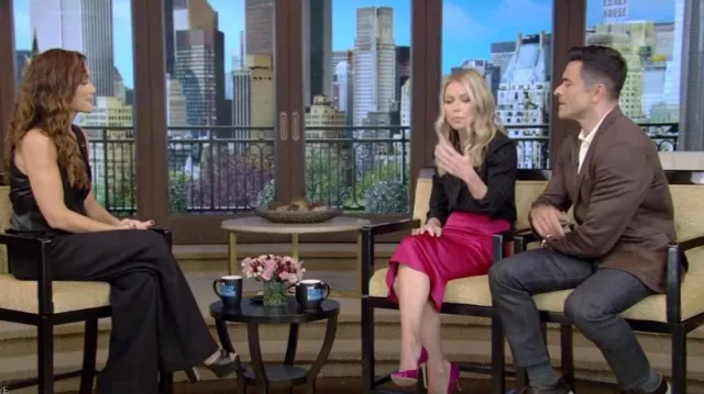 ALC Bennett Pleated Wide-Leg Pants worn by Minka Kelly as seen in LIVE with Kelly and Mark on May 2, 2023