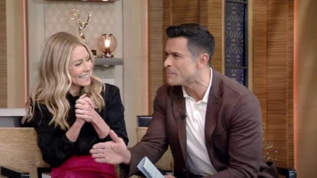 Saint Laurent Shirt in Matte and Shiny Silk worn by Kelly Ripa as seen in LIVE with Kelly and Mark on May 2, 2023