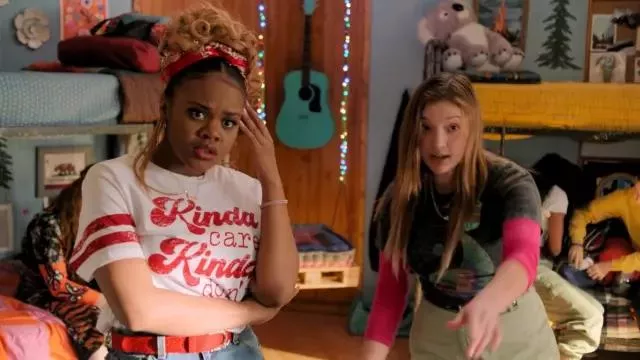 Kinda Care Kinda T Shirt de Kourtney (Dara Reneé) dans High School Musical: The Musical: The Series (S03E03)