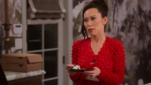 Alexander Wang a recadré Snap Front Shibori Cardigan In Red porté par Christine Chiu comme vu dans Bling Empire (S02E04)