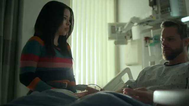 Pull en tricot côtelé rayé en coton Emporium porté par Mariana Adams Foster (Cierra Ramirez) vu dans Good Trouble (S05E08)