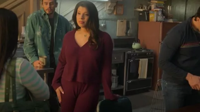 Beyond Yoga Free Style Waffle Knit Pants worn by Jazmin Martinez (Hailie Sahar) as seen in Good Trouble (S05E08)
