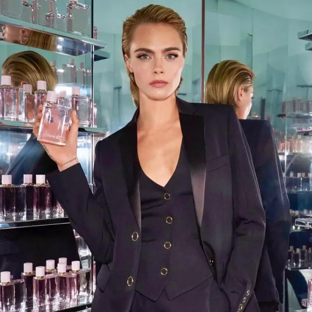 The blazer with satin lapels worn by Cara Delevingne on her Instagram account@caradelevingne