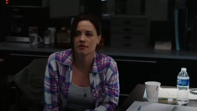 Rails Women's Hunter Shirt In White Denim Berry worn by Detective Grace Muncy (Molly Burnett) as seen in Law & Order: Special Victims Unit (S24E21)