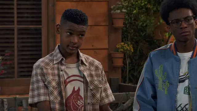 Imogene + willie Horse­shoe Tee worn by Bill Pickett (Alfred Lewis) as seen in BUNK'D (S06E24)