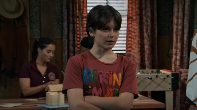 Midnight Rider Be Kind To Animals Tee porté par Winnie Webber (Shiloh Verrico) comme on le voit dans BUNK’D (S06E24)