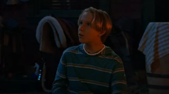 Volcom Masone camisa de manga larga con capucha usada por Jake (Luke Busey) como se ve en BUNK'D (S06E24)