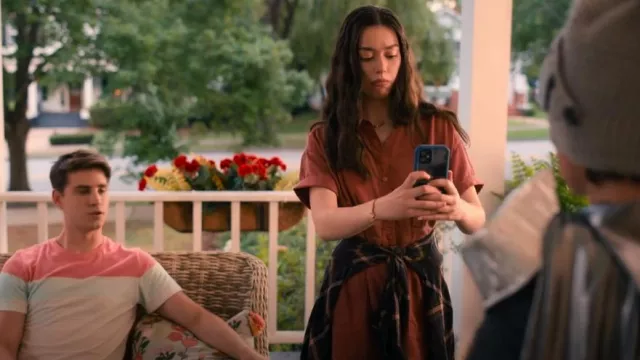 Chemise à carreaux Rails Hunter portée par Annie Sullivan (Anneliese Judge) vue dans Sweet Magnolias (S02E09)