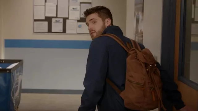 Gearonic 21L Vin­tage Can­vas Back­pack worn by Asher Adams (Cody Christian) as seen in All American (S05E19)
