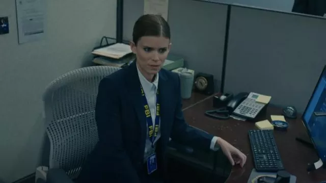 Teoría Etiennette Blazer usada por Ashley Poet (Kate Mara) como se ve en la Clase del '09 (S01E01)