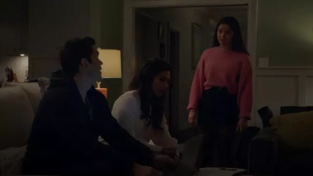H&M Mohair Blend Sweater worn by Dana Tasker (Annabella Didion) as seen in True Lies (S01E12)