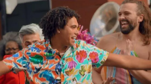Asos Design Re­laxed Shirt In Bright Patch­work Floral Print worn by Michael Richard as seen in Queer Eye (S07E07)