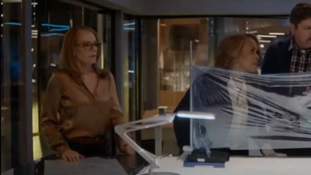 Madewell Medium Perfect Leather Belt worn by Catherine Willows (Marg Helgenberger) as seen in CSI: Vegas (S02E21)