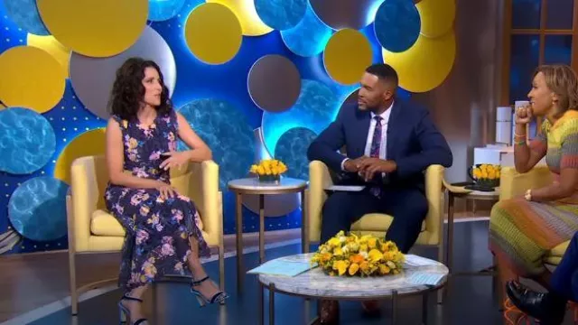 Monique Lhuillier Floral-Printed Lace Sleeveless Midi Dress worn by Julia Louis-Dreyfus as seen in Good Morning America on May 22, 2023