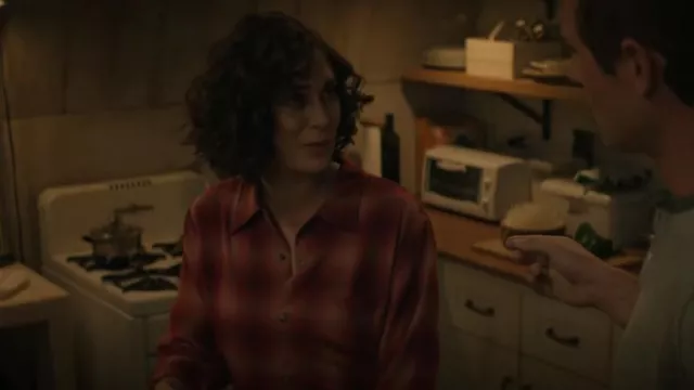 Re/done 60s Plaid But­ton Shirt worn by Alex Forrest (Lizzy Caplan) as seen in Fatal Attraction (S01E06)
