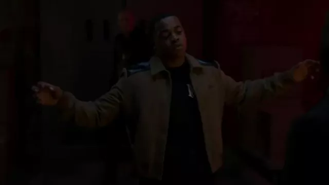 Chaqueta Amiri Western Varsity en armiño usada por Tariq St. Patrick (Michael Rainey Jr.) como se ve en Power Book II: Ghost (S03E10)