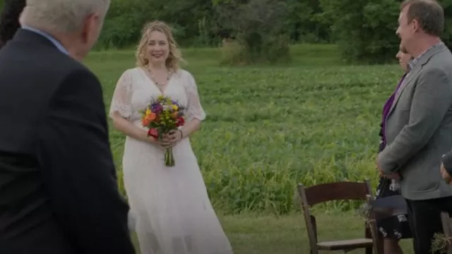 Alice aime les vêtements Robe nuage portée par le jeune Sam (Ava Morse) vue dans Somebody Somewhere (S02E07)