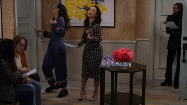 Altuzarra Jabal Jupe portée par Valentina (Francia Raisa) vue dans How I Met Your Father (S02E13)