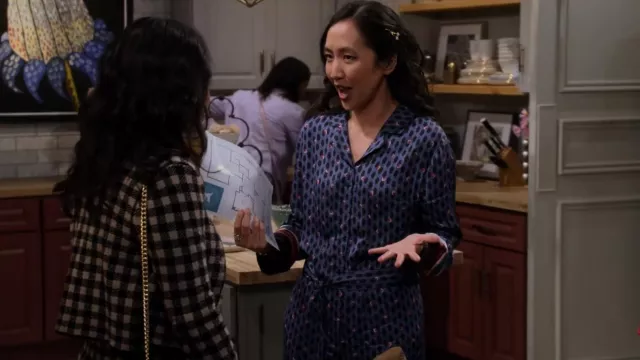 Maje Prestone Mono usado por Ellen (Tien Tran) como se ve en Cómo conocí a tu padre (S02E13)