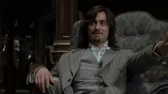 Traje victoriano a rayas usado por Dorian Gray (Stuart Townsend) como se ve en La Liga de los Caballeros Extraordinarios