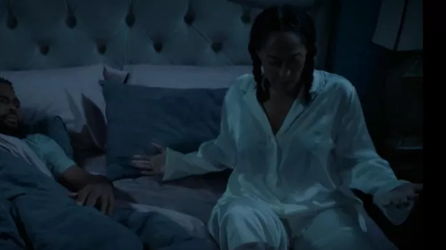 Ensemble de pyjama à manches longues en soie La Perla porté par Rainbow Johnson (Tracee Ellis Ross) en noirâtre (S08E11)