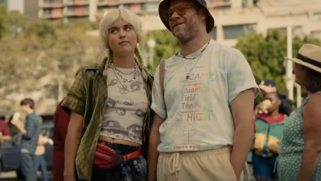 Topshop Ying Yang Every­day T-Shirt In Mono­chrome-Mul­ti worn by Peyton (Emily Kimball) as seen in Platonic (S01E05)
