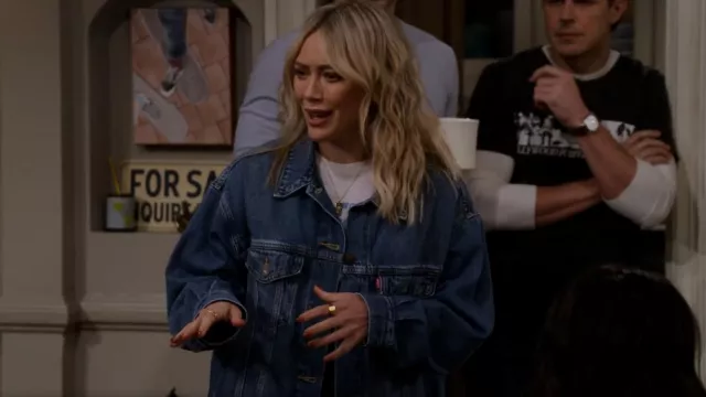 Levi's Shacket Trucker worn by Sophie (Hilary Duff) as seen in How I Met Your Father (S02E14)
