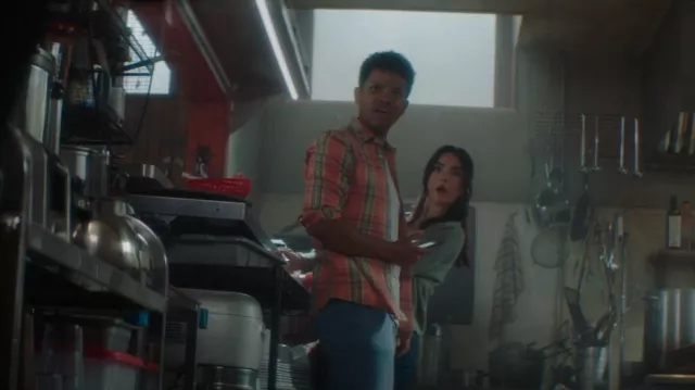 Zara Pink & Orange Flanelle portée par Ned 'Nick' Nickerson (Tunji Kasim) vue dans Nancy Drew (S04E02)