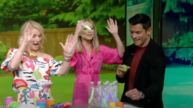 Top de Mollie Burch Palmer en Yamas de Crosby usado por Meaghan Murphy como se ve en VIVO con Kelly y Mark el 31 de mayo de 2023
