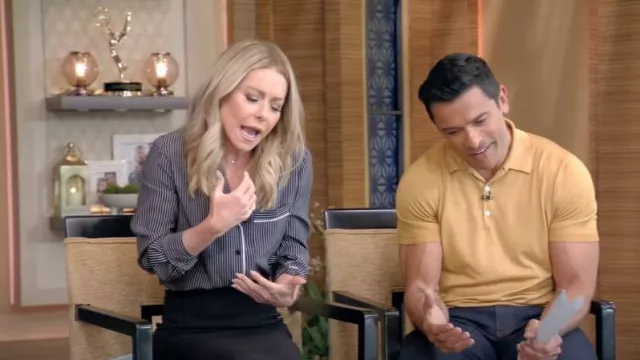 Rag & Bone Luca Silk Pajama Top usado por Kelly Ripa como se ve en LIVE with Kelly and Mark el 5 de junio de 2023
