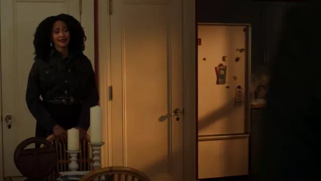 Telfar Round Circle Bag worn by Sondi (Corbin Reid) as seen in Run the World (S02E03)