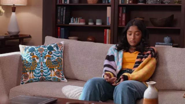 Free People Solid Ribbed Brami porté par Devi Vishwakumar (Maitreyi Ramakrishnan) comme on le voit dans Never Have I Ever (S04E09)