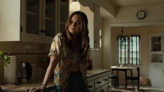 Urban Outfitters Freddie Souvenir Shirt worn by Tory Thompson (Liana Liberato) as seen in Based on a True Story (S01E01)