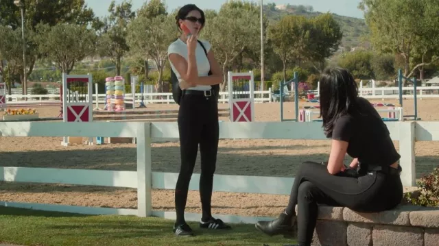 Adidas Samba OG Chaussures portées par Kendall Jenner vues dans The Kardashians (S03E04)