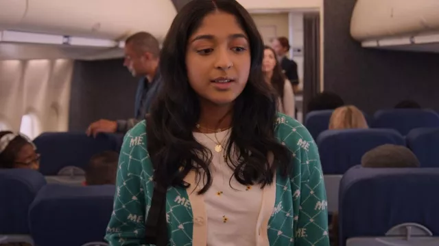 Old Navy Sunflower Print Tee worn by Devi Vishwakumar (Maitreyi Ramakrishnan) as seen in Never Have I Ever (S04E05)