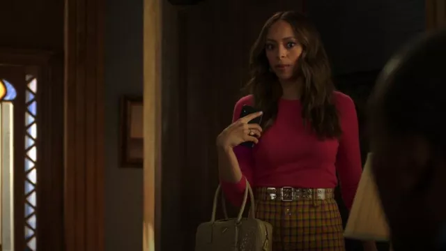 Werforu Clear Dou­ble Grom­met Belts worn by Whitney (Amber Stevens West) as seen in Run the World (S02E04)
