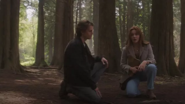 Rag & Bone Retro Runner worn by Nancy Drew (Kennedy McMann) as seen in Nancy Drew (S04E03)