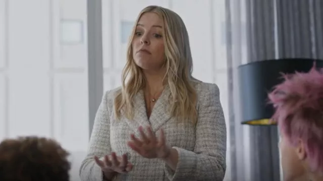Zara Blaz­er Weave Tweed worn by Brooke Dubek (Heléne Yorke) as seen in The Other Two (S03E08)