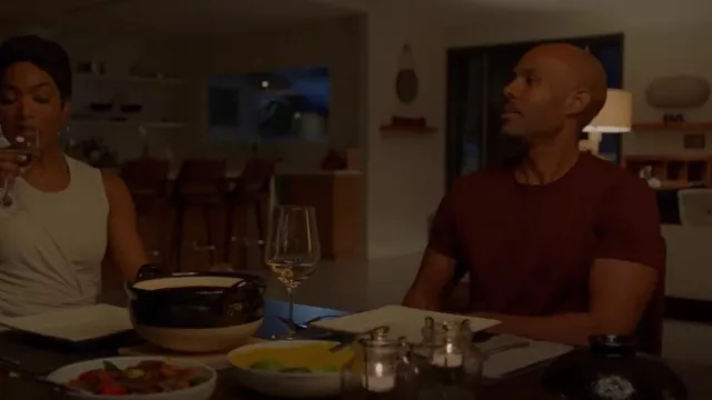 Sunspel Clas­sic Crew Neck Tee worn by Michael Grant (Rockmond Dunbar) as seen in 9-1-1 (S01E09)